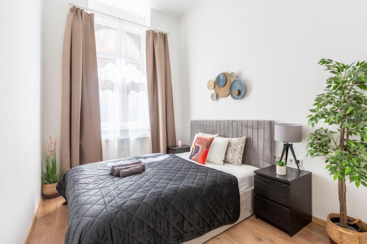 Cozy & Pleasant Homes In The Heart Of Budapest Exterior photo